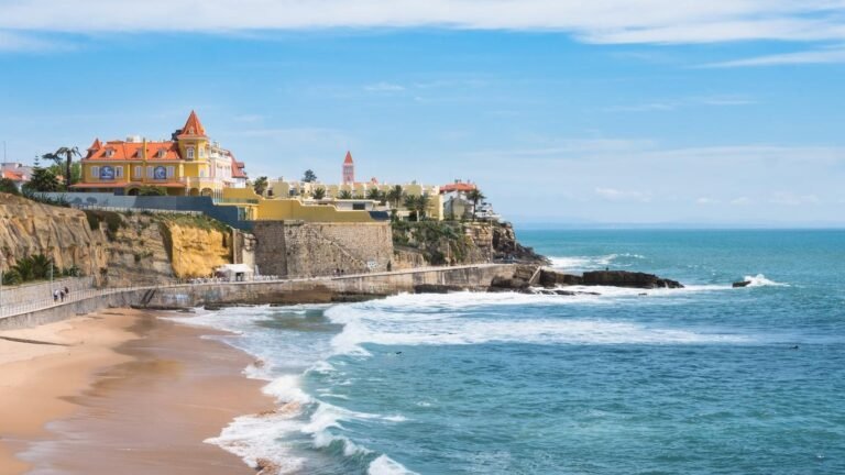 Estoril is a city located 30 km from Lisbon