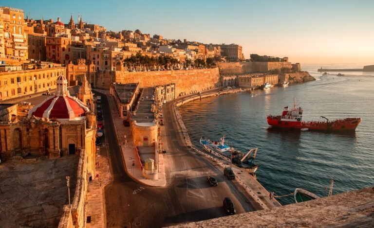 Cuisine, accommodation, transport, weather in Malta