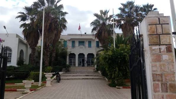 Al-Tadamun, a large city in Tunisia with public transport